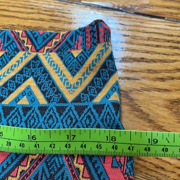 LulaRoe Cassie pencil skirt.  Aztec print. Excellent condition.  Size XL. - Picture 7 of 8